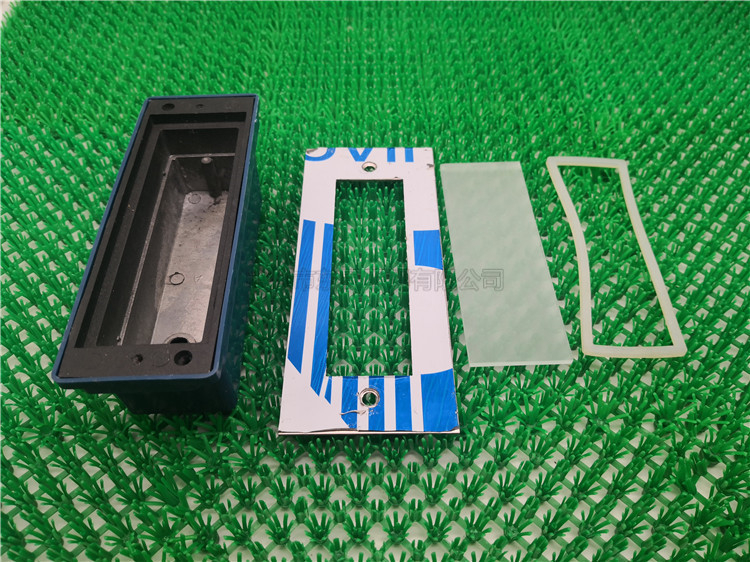 Carcasă pentru lampă de colț 70×70/110×45, 3W, pentru lampi de scară, bază și subterane
