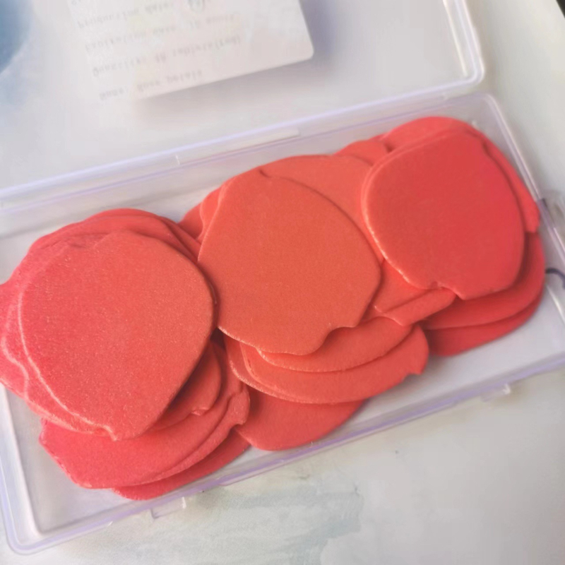 Petale de trandafir din hârtie wafer pentru decorarea torturilor