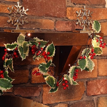 Set de ornamente de Crăciun din ratan cu LED, fructe roșii și frunze decorative, 5 piese