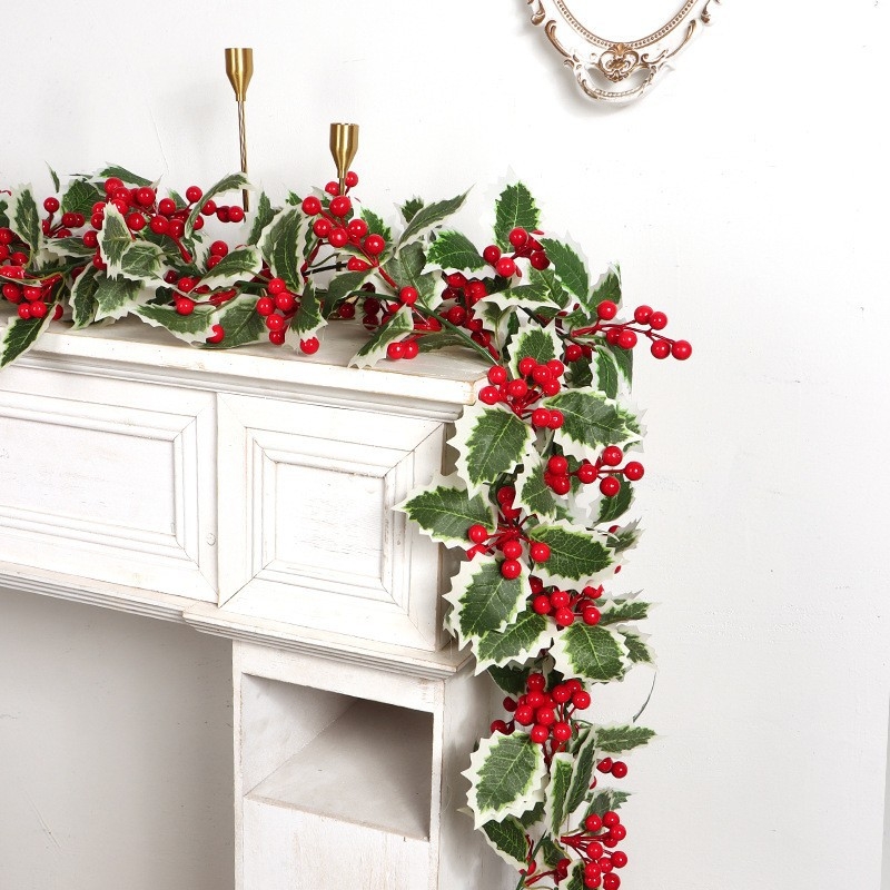 Set de ornamente de Crăciun din ratan cu LED, fructe roșii și frunze decorative, 5 piese