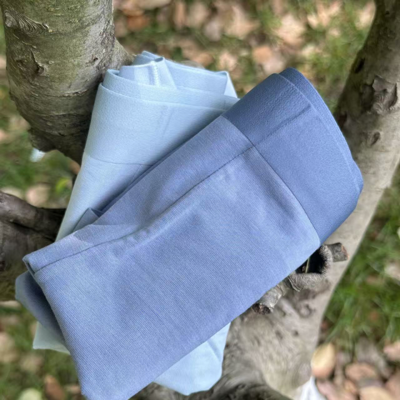 50 de perechi de boxeri pentru bărbați, talie medie, din Lenzing Modal, confortabili și respirabili, de culoare solidă.