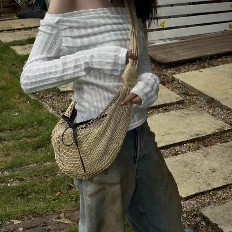 Geantă crossbody din nylon, design plasă, formă croissant, închidere cu șnur
