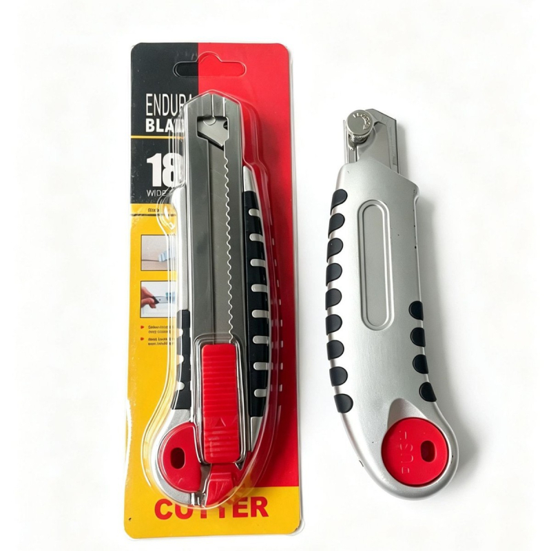 Set de cinci cuțite utilitare grele, cu tăietor pentru tapet îngroșat, lame de 18 mm, unelte manuale durabile în ambalaj.
