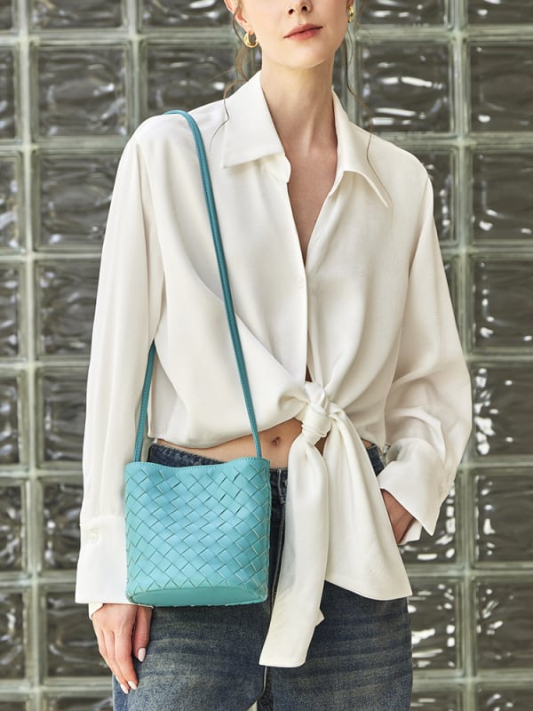 Geantă bucket din piele de miel, țesută manual, piele naturală, stil nou 2026, potrivită pentru umăr sau crossbody, geantă pentru femei