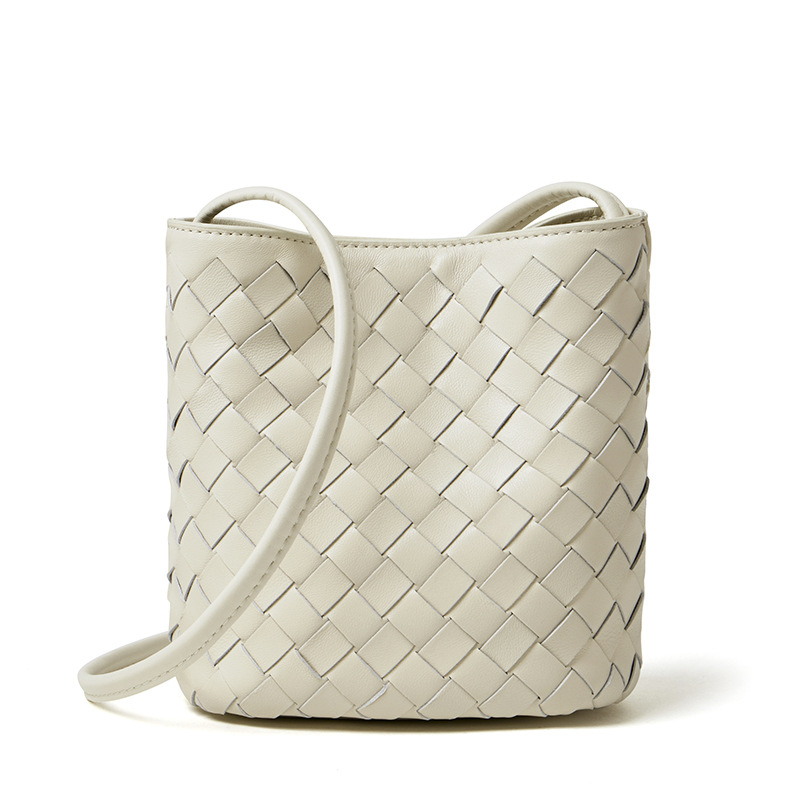 Geantă bucket din piele de miel, țesută manual, piele naturală, stil nou 2026, potrivită pentru umăr sau crossbody, geantă pentru femei