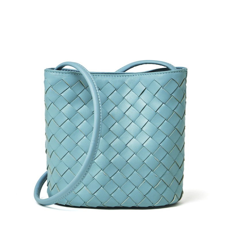 Geantă bucket din piele de miel, țesută manual, piele naturală, stil nou 2026, potrivită pentru umăr sau crossbody, geantă pentru femei