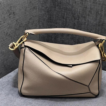 2025 Geantă geometrică nouă, model liči, piele de primă calitate, geantă de umăr crossbody în stil pernă pentru femei