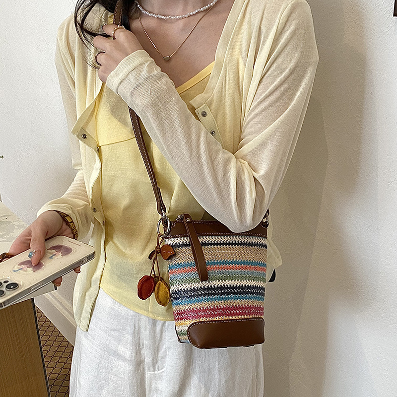 Geantă mică pătrată de vară pentru femei, din paie și piele, crossbody bucket cu buzunar pentru telefon