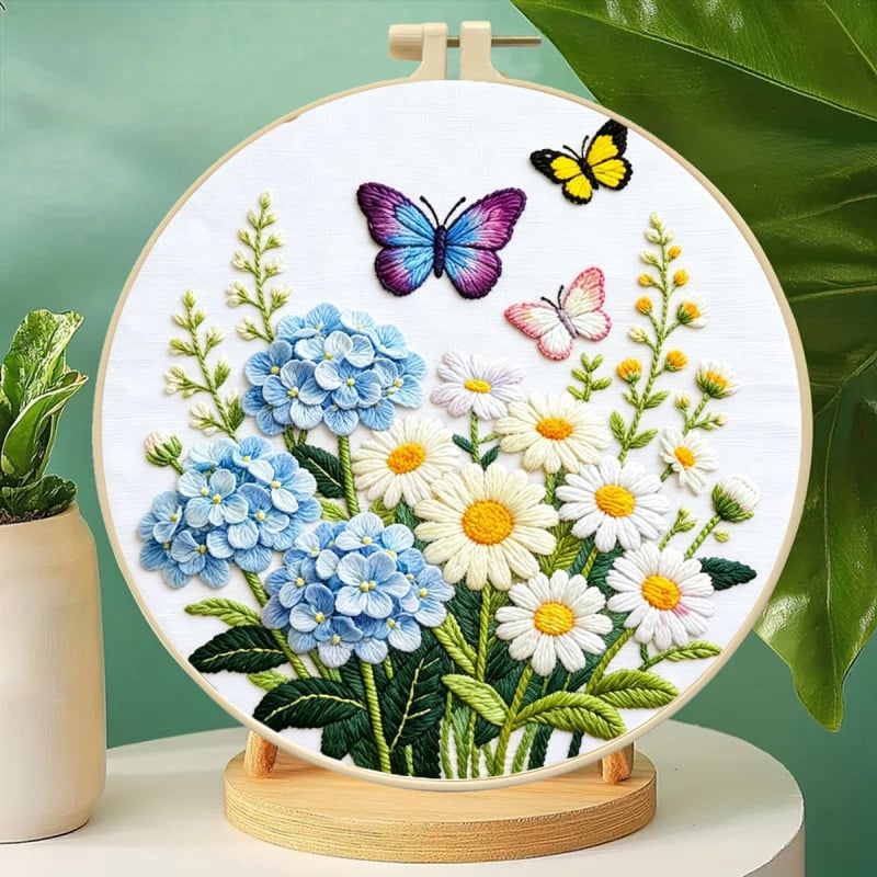 Kit DIY de broderie florală: margarete, hortensii și fluturi, fire de bumbac, piese semi-finite