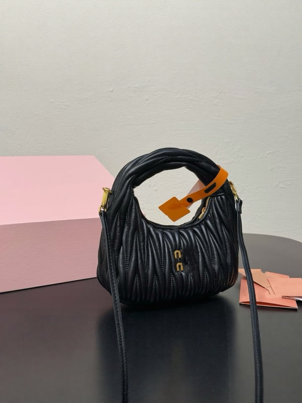 Geantă plisată în stil nor, versatilă pentru femei, poșetă de umăr și crossbody, lux lejer pentru zi cu zi, formă semilună