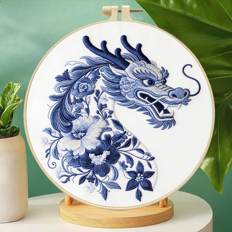 Tablou brodat cu dragon bleu‑alb, în stil nou chinezesc, pentru decorul biroului și antreului, piesă decorativă lucrată manual
