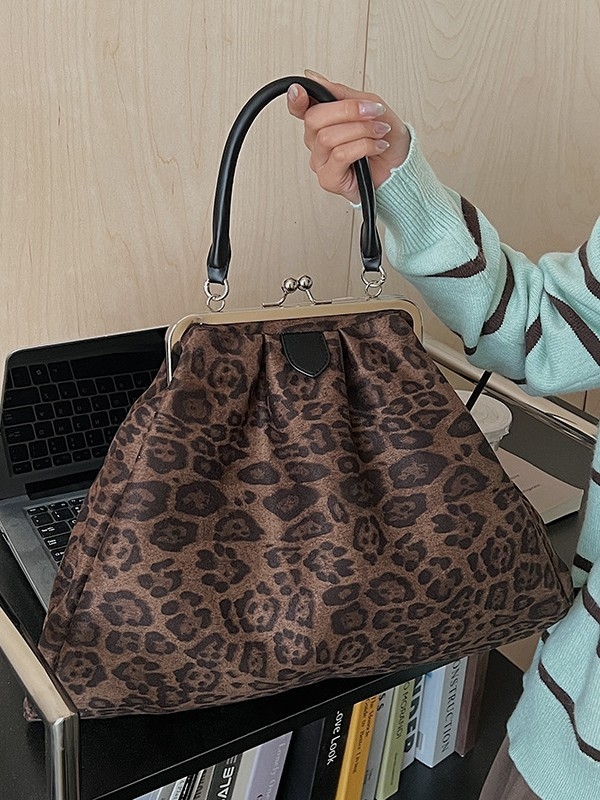 Geantă de mână în formă de nor, plisuri drăguțe, închidere cu clips, pentru femei, model nou 2026, geantă crossbody casual minimalist