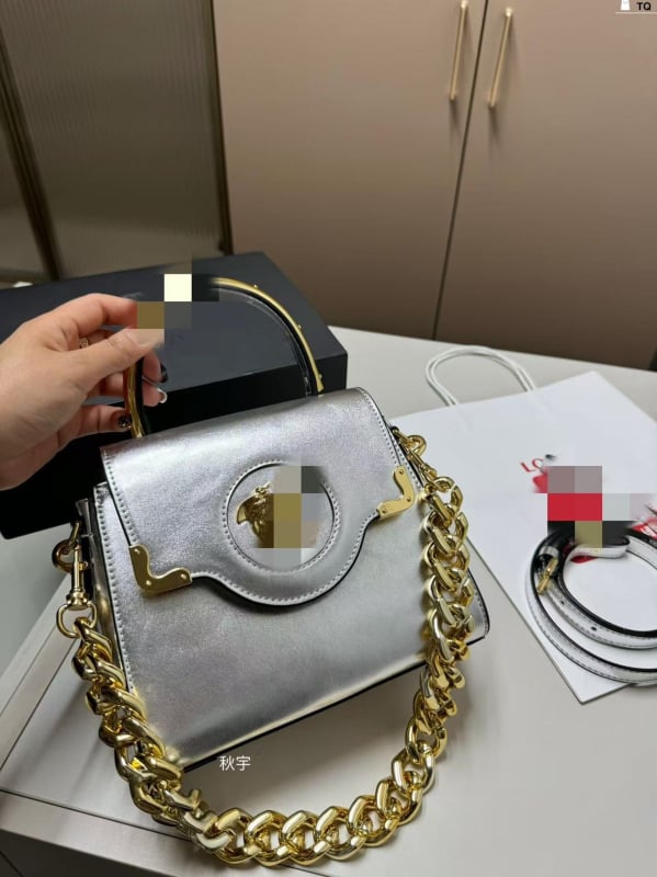 Geantă crossbody pentru femei în stil Kelly, mini pătrată din PVC, cu clapă, pentru purtare zilnică