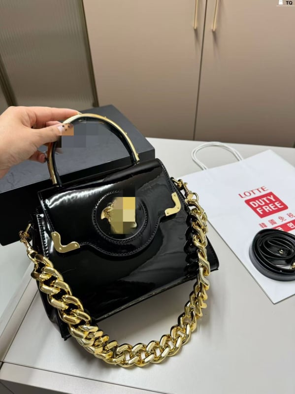 Geantă crossbody pentru femei în stil Kelly, mini pătrată din PVC, cu clapă, pentru purtare zilnică