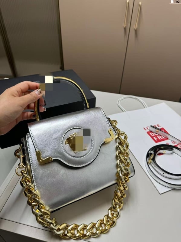Geantă crossbody pentru femei în stil Kelly, mini pătrată din PVC, cu clapă, pentru purtare zilnică