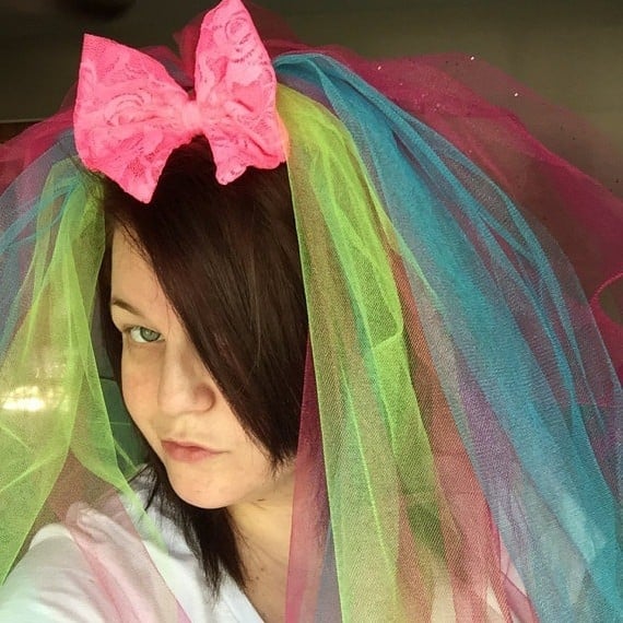 Voal de mireasă din plasă cu funda multicoloră, accesoriu pentru cap pentru nuntă