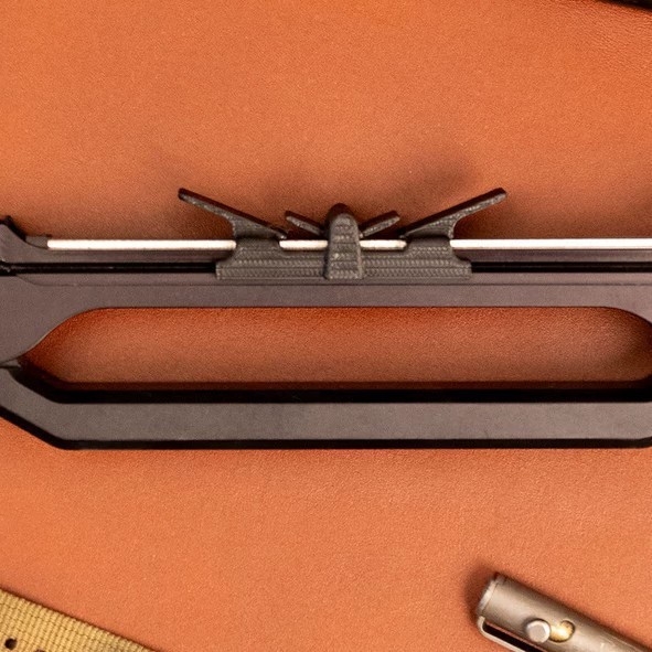 Unealtă de ascuțit cu precizie pentru bucătărie — ascuțire pe ambele părți, design minimalist modern