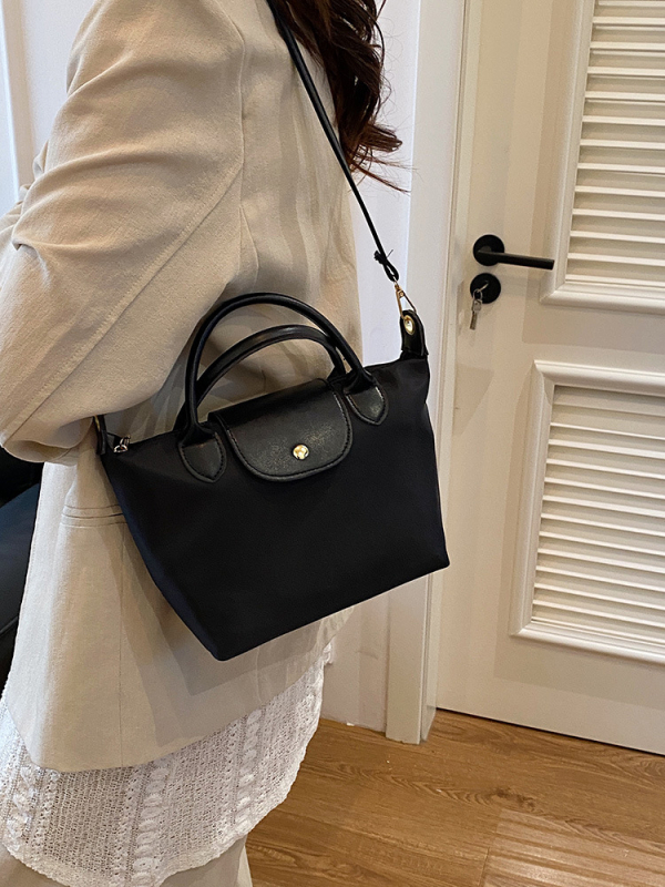 Geantă de damă din nylon mini, ușoară, crossbody, stil urban simplu, formă de dumpling