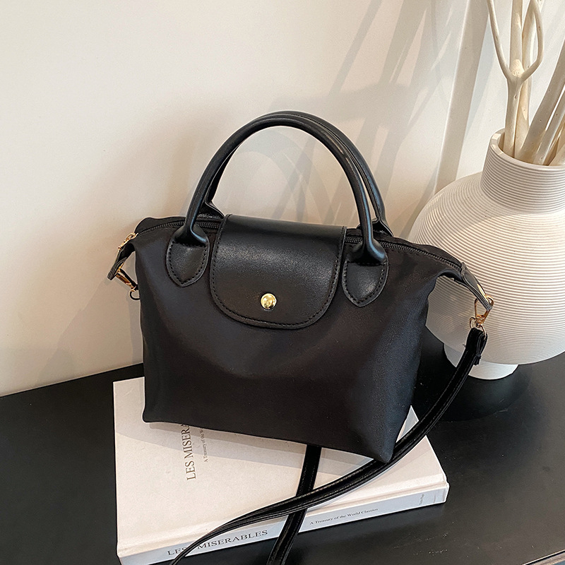 Geantă de damă din nylon mini, ușoară, crossbody, stil urban simplu, formă de dumpling