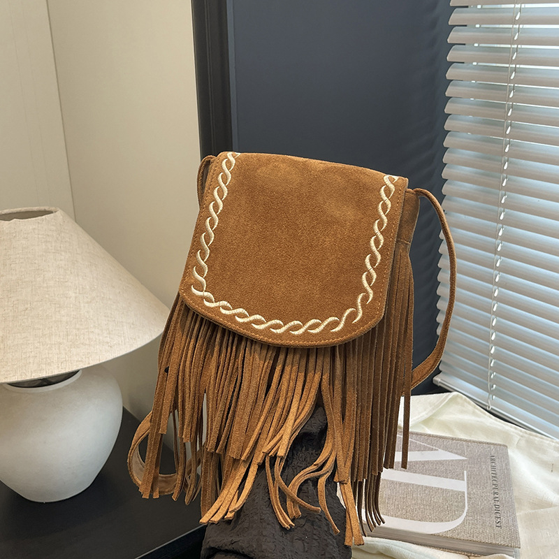 Geantă crossbody retro cu ciucuri, finisaj mat, capacitate mare, pentru femei