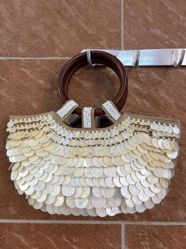 Geantă de mână lucrată manual din scoică pentru femei, geantă de seară în stil zână, accesoriu unic pentru ocazii speciale