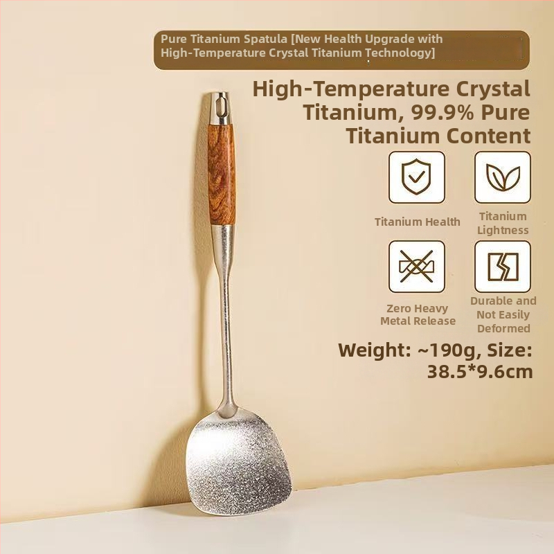 Set de trei ustensile de bucătărie din titan pur, cu mâner din lemn de pere: spatulă pentru gătit, lingură cu găuri și lingură de supă; rezistent la căldură, protecție împotriva arsurilor.
