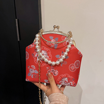 Geantă de umăr pentru femei, broderie în stil chinezesc, formă de scoică, model nou 2025, cu perle, elegantă și de înaltă calitate