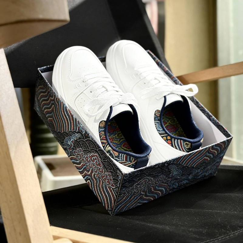 Pantofi sport unisex albi, talpă groasă și creștere a înălțimii, partea superioară din piele, stil retro casual