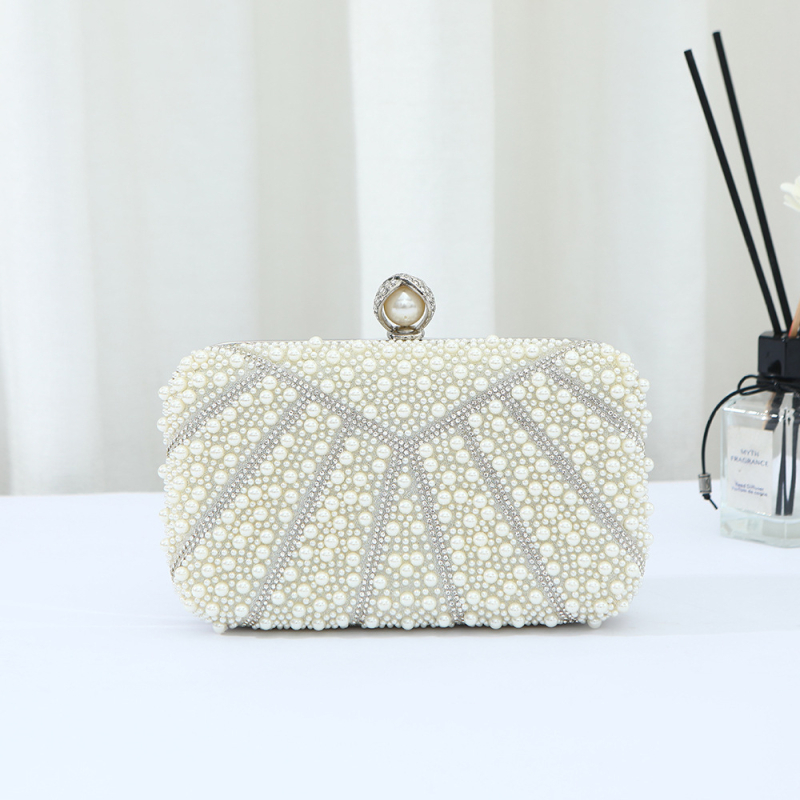 Geantă clutch din perle pentru femei – elegantă, minimalistă pentru ocazii de seară