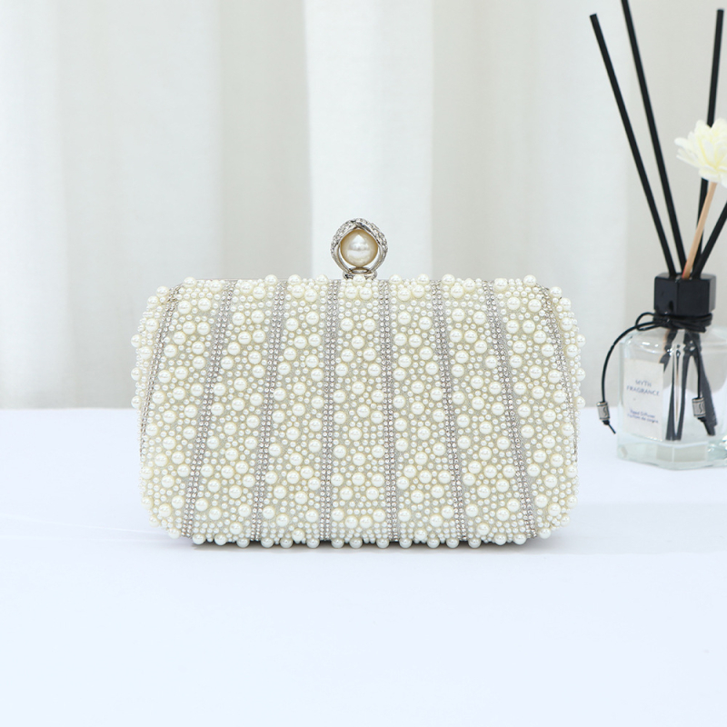 Geantă clutch din perle pentru femei – elegantă, minimalistă pentru ocazii de seară