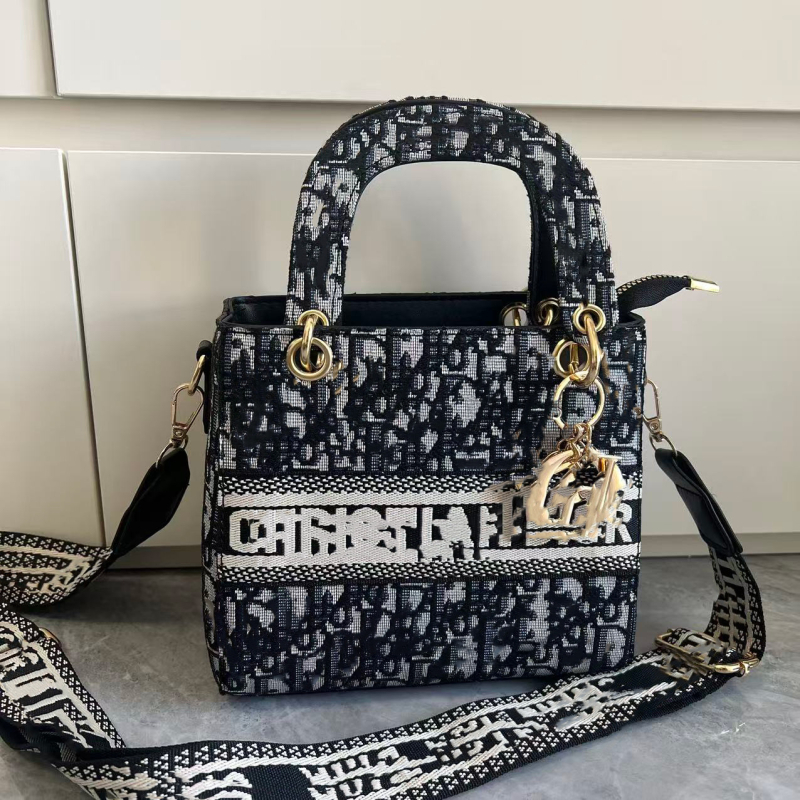 Geantă de umăr pentru femei, broderie patchwork, model nou 2025, mărime medie, crossbody elegantă
