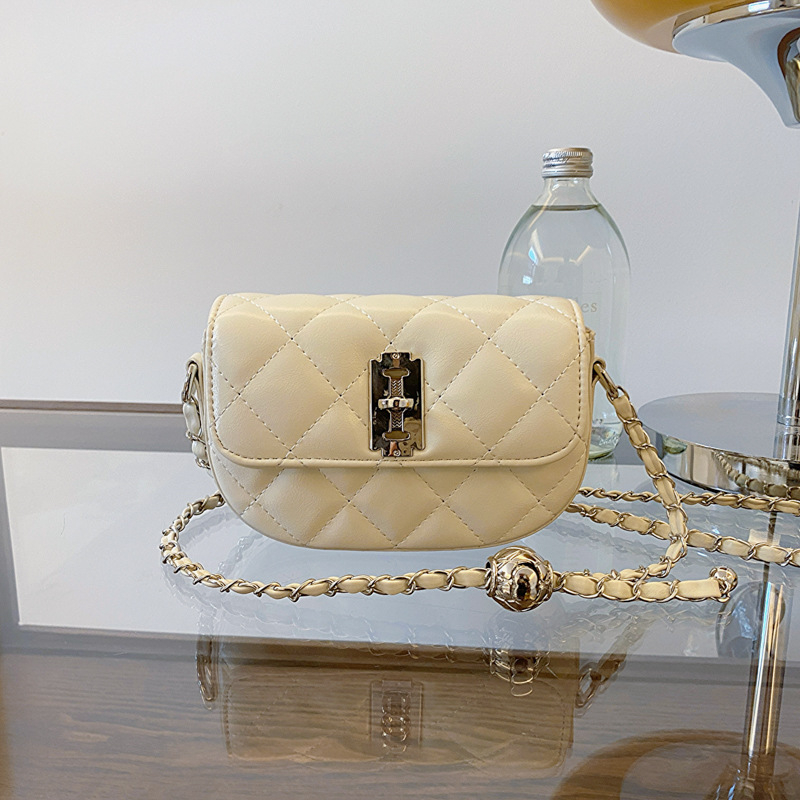 Geantă mică pătrată, model quilt diamantat, curea lanț, stil minimalist, aspect premium, pentru purtare pe umăr, mic portofel