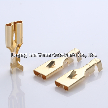 Conector bloc terminal presat la rece, montaj rapid prin plug-in