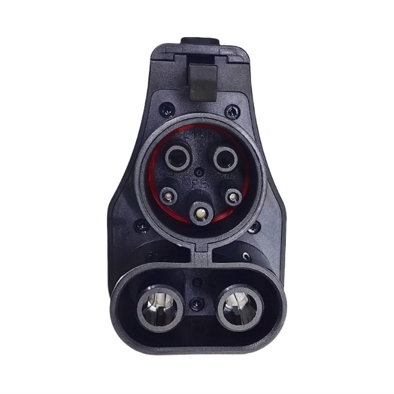 Conector de conversie DC 500A de la NACS la CCS1 pentru stație de încărcare a vehiculului