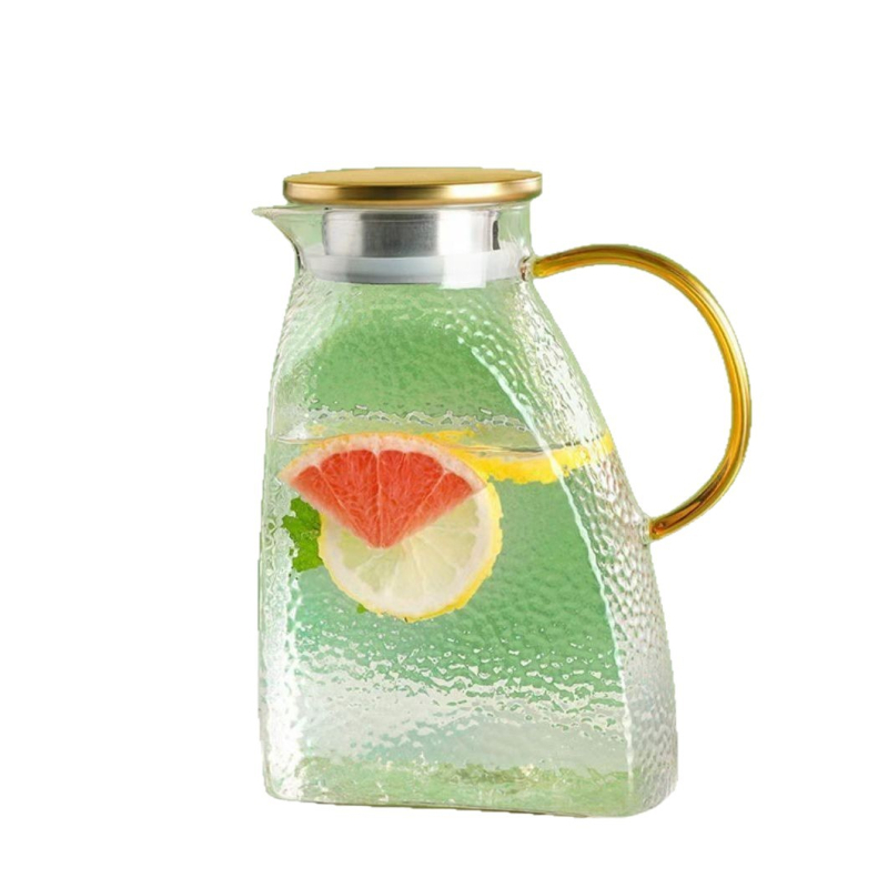 Recipient de apă din sticlă borosilicată înaltă, cu textură ciocănită, capacitate mare, rezistent la căldură și frig, pentru uz casnic.