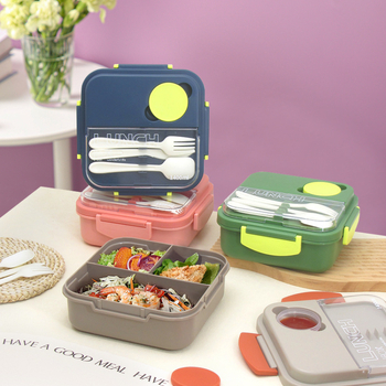 Cutie de prânz pătrată, izolată, cu tacâmuri și recipient pentru sos, închidere cu clips, compatibilă cu cuptorul cu microunde, trei compartimente.