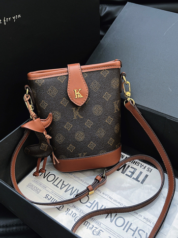 Geantă bucket monogram pentru femei, mică, model nou primăvara 2026, poșetă crossbody pe umăr