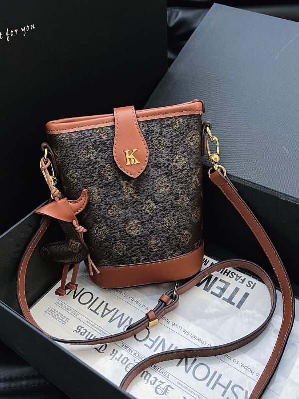Geantă bucket monogram pentru femei, mică, model nou primăvara 2026, poșetă crossbody pe umăr