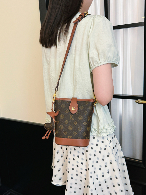 Geantă bucket monogram pentru femei, mică, model nou primăvara 2026, poșetă crossbody pe umăr