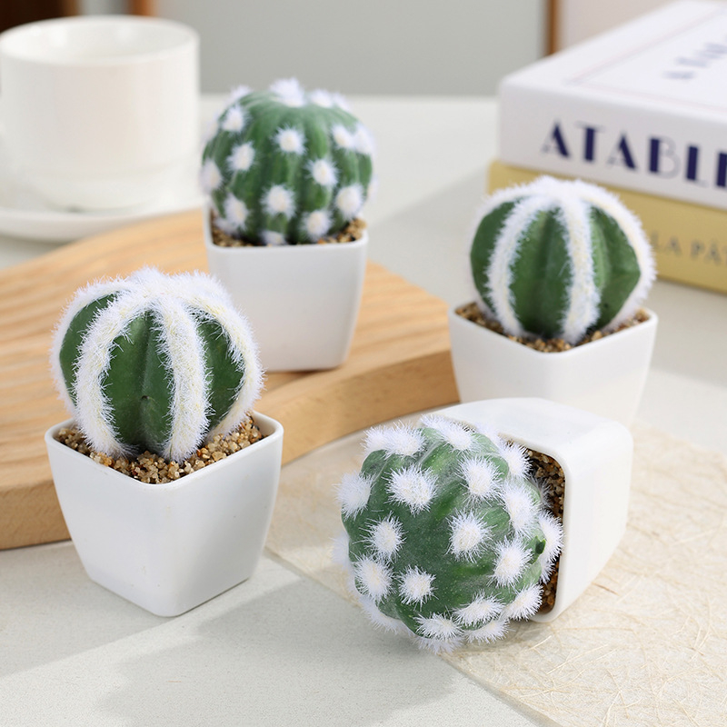 Mini cactus artificial bonsai în ghiveci din plastic pentru decor de birou