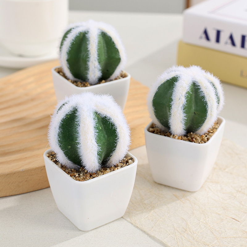 Mini cactus artificial bonsai în ghiveci din plastic pentru decor de birou