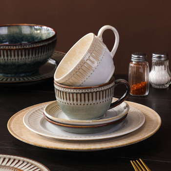 Set ceramice pentru cafea cu latte art și farfurioare pentru doi, stil retro, inspirație japoneză, lux discret retro