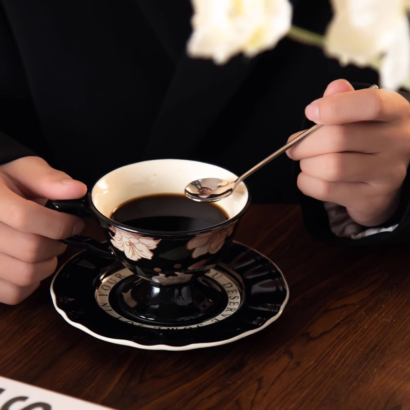 Set de cești de cafea din ceramică, lux ușor, cu cești înalte și farfurioare, stil retro, cutie cadou pentru ceaiul de după-amiază