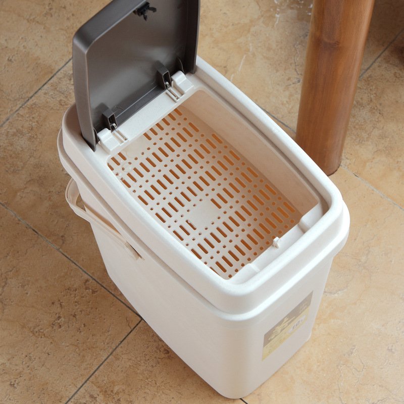 Găleată de ceai din plastic cu mâner și compartimente separate pentru frunze de ceai și resturi – accesoriu pentru ceremonia ceaiului