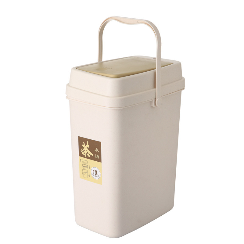 Găleată de ceai din plastic cu mâner și compartimente separate pentru frunze de ceai și resturi – accesoriu pentru ceremonia ceaiului