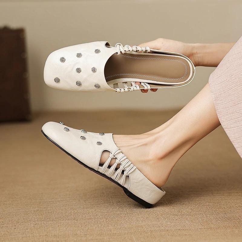 Papuci din piele naturală, vârf închis, atmosferă de socialite, versatile, casual și confortabile, cu nituri metalice