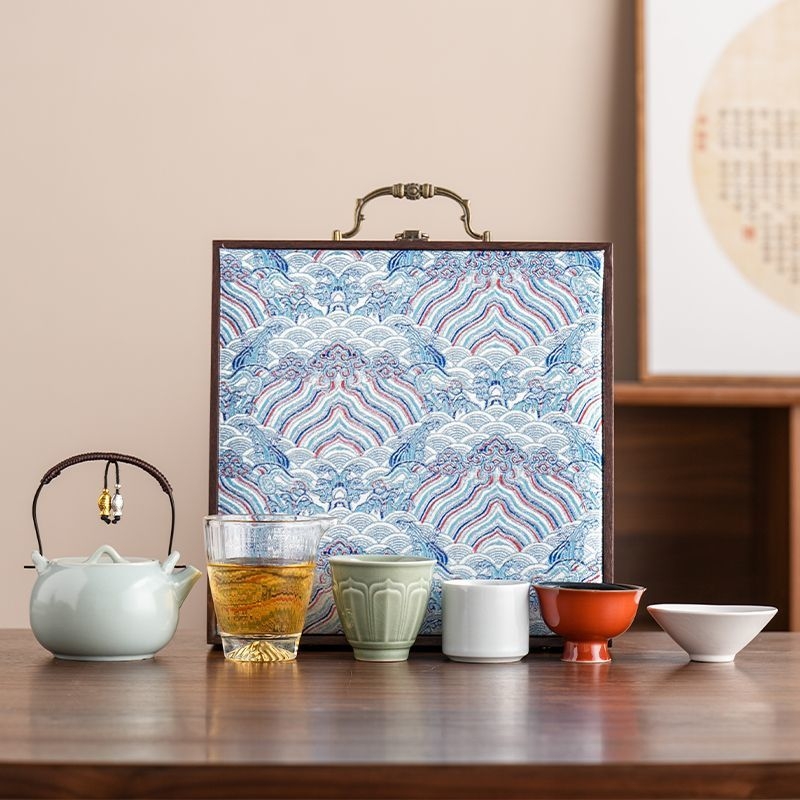 Set de ceai din porțelan cu cești și cutie cadou, veselă în stil chinezesc, parțial realizat manual, decor cu glazură supraglazurată