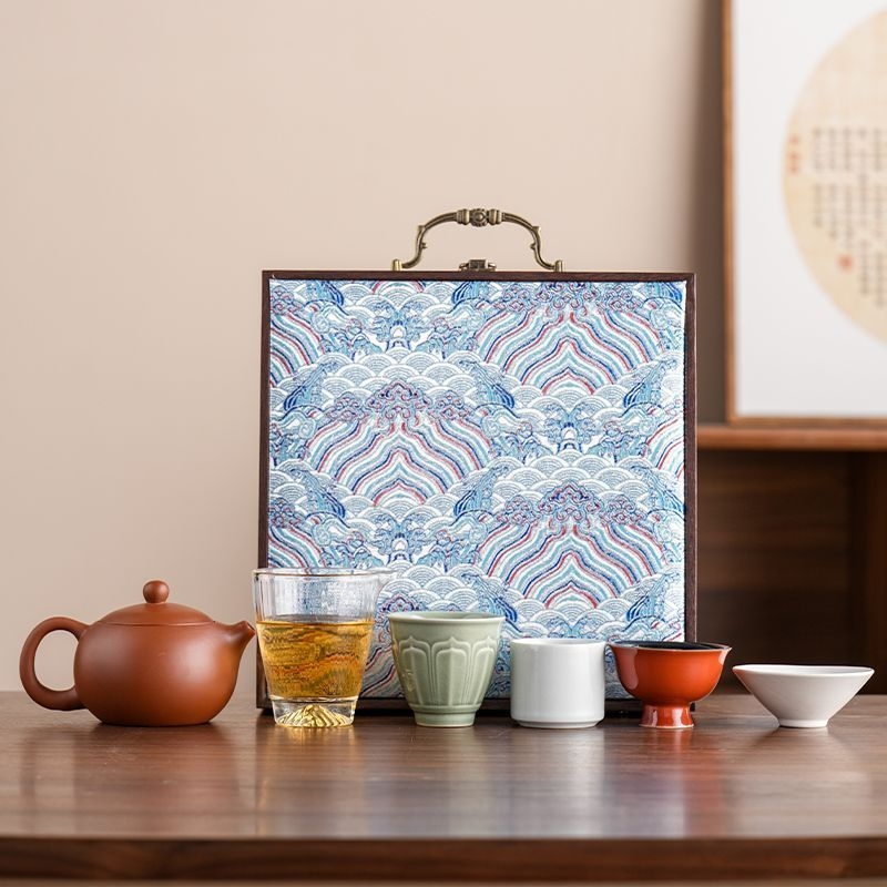 Set de ceai din porțelan cu cești și cutie cadou, veselă în stil chinezesc, parțial realizat manual, decor cu glazură supraglazurată