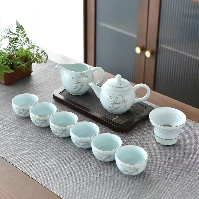 Set de ceai Gongfu cu simbol Fu auriu pe porțelan alb celadon, design modern minimalist, pentru 6 persoane, set cadou