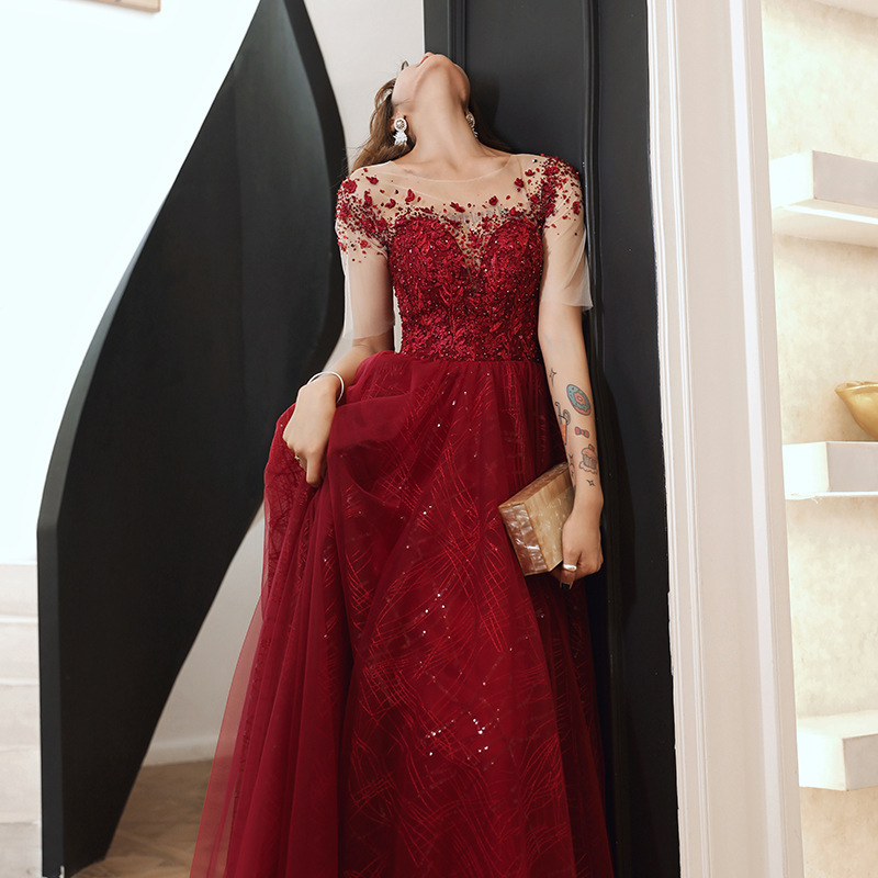 Rochie de mireasă burgundă, cu un singur umăr, croială A-line, lungă
